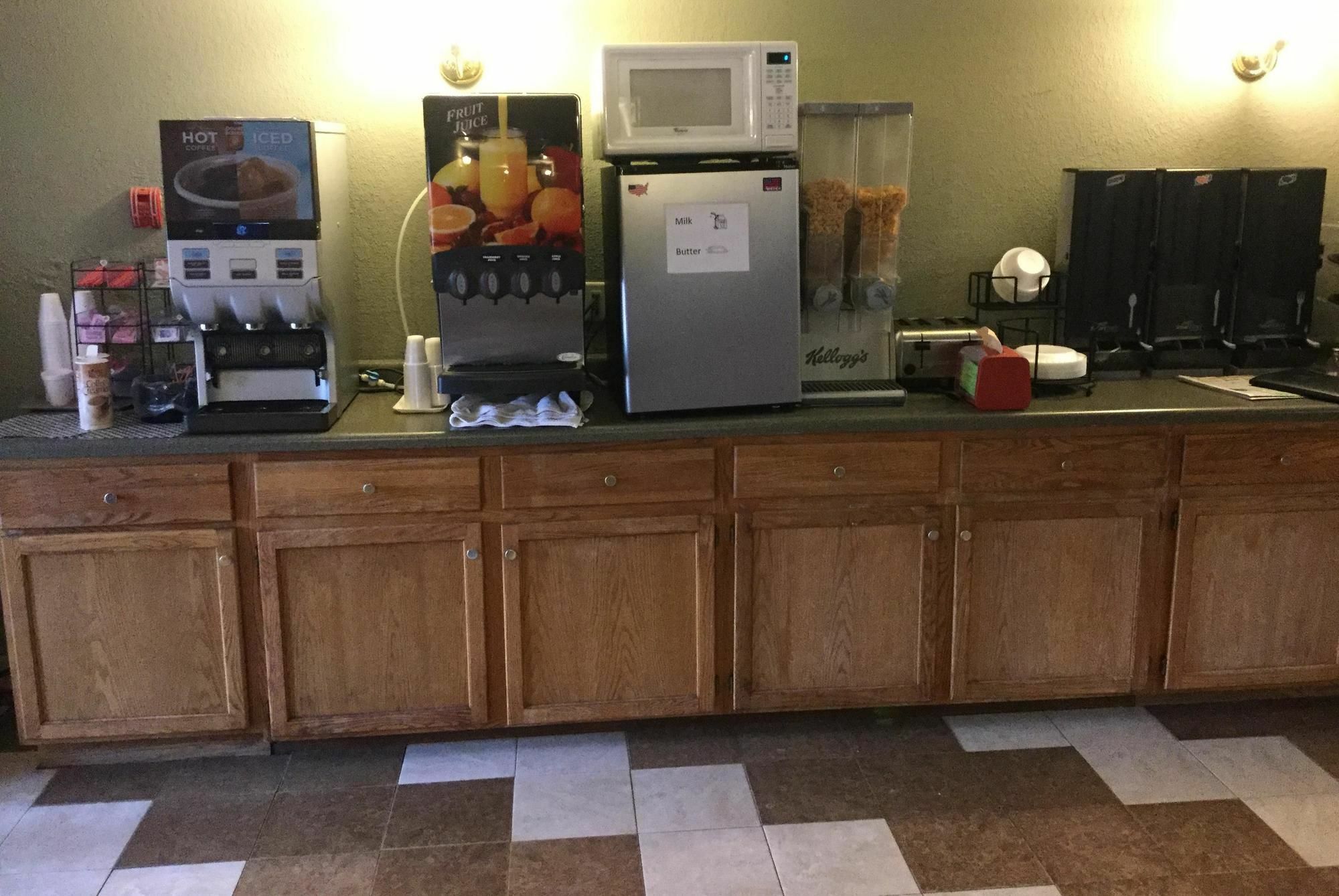 Super 8 By Wyndham Plover Stevens Point Area Ngoại thất bức ảnh
